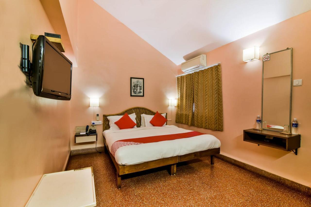 Oyo 807 Hotel Gopika International Goa Esterno foto