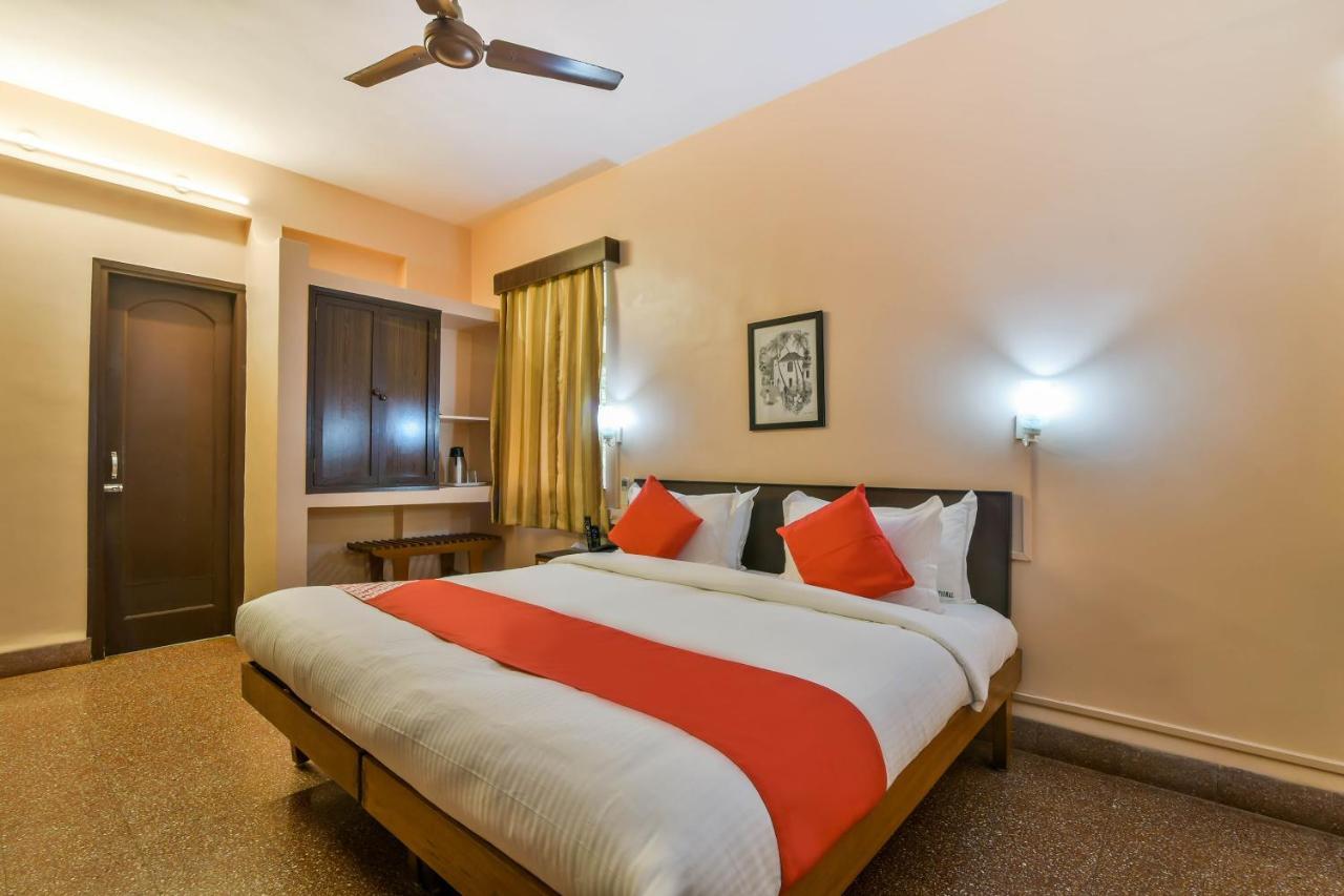 Oyo 807 Hotel Gopika International Goa Esterno foto