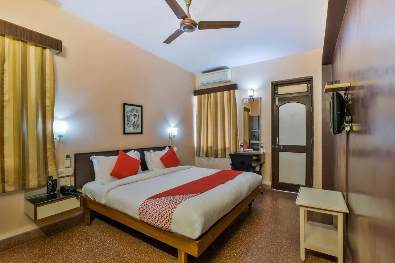 Oyo 807 Hotel Gopika International Goa Esterno foto