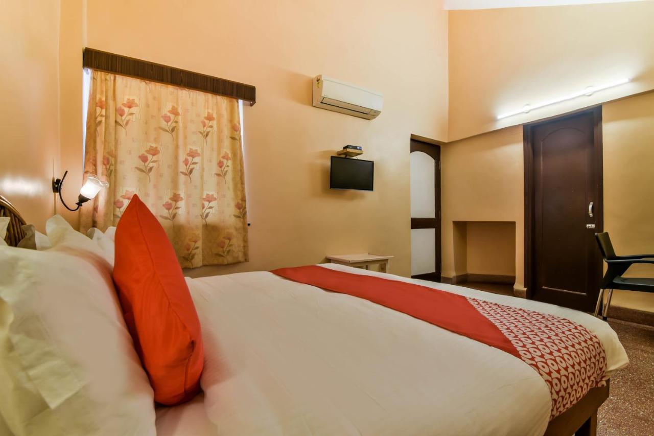 Oyo 807 Hotel Gopika International Goa Esterno foto